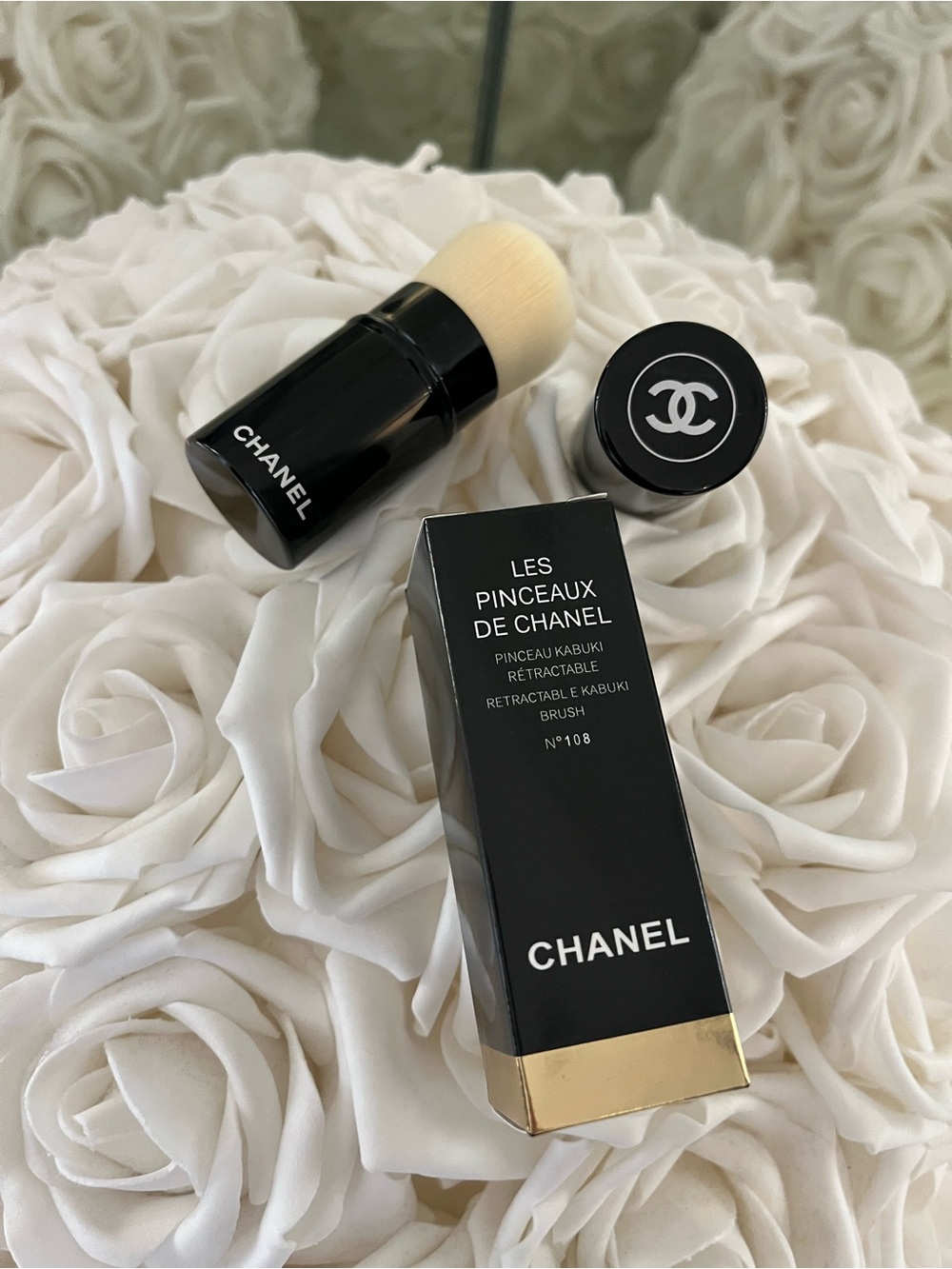 CHANEL Black & Gold Retractable Kabuki Brush